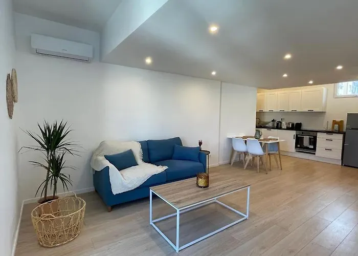 Appartement A 2 Pas De La Mer Et Parking Prive